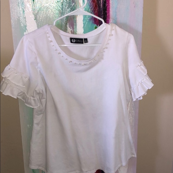 White shirt with pearl accents - Picture 1 of 3